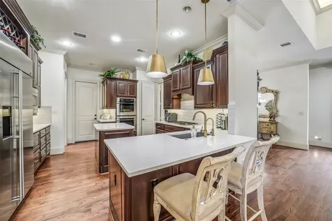 18 Windsor Court Houston TX 77055