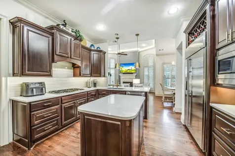 18 Windsor Court Houston TX 77055