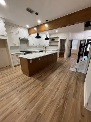 1811 Emerald Lake Court Houston TX 77062