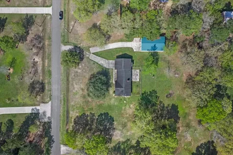 210 Commanche Trail Wallisville TX 77597