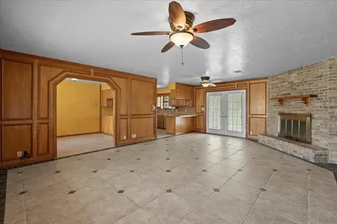 210 Commanche Trail Wallisville TX 77597