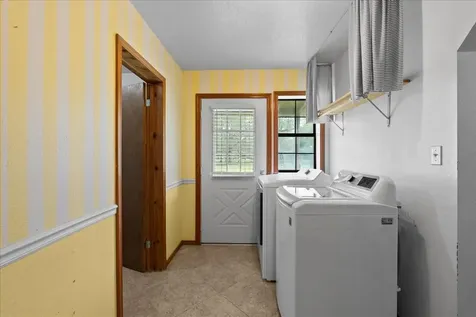 210 Commanche Trail Wallisville TX 77597