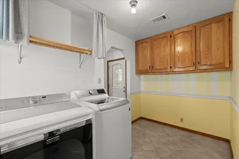 210 Commanche Trail Wallisville TX 77597