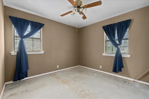 210 Commanche Trail Wallisville TX 77597