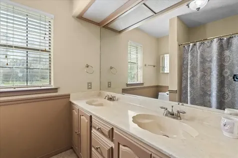 210 Commanche Trail Wallisville TX 77597