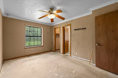 210 Commanche Trail Wallisville TX 77597