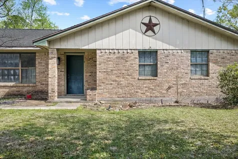 210 Commanche Trail Wallisville TX 77597