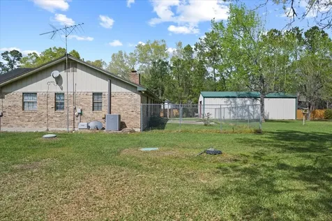 210 Commanche Trail Wallisville TX 77597
