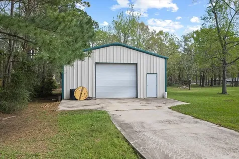 210 Commanche Trail Wallisville TX 77597