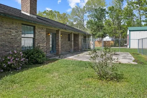 210 Commanche Trail Wallisville TX 77597