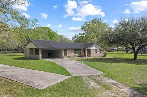 210 Commanche Trail Wallisville TX 77597
