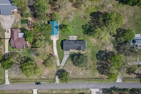 210 Commanche Trail Wallisville TX 77597
