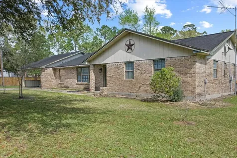 210 Commanche Trail Wallisville TX 77597
