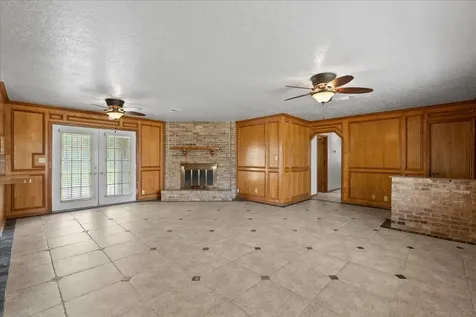 210 Commanche Trail Wallisville TX 77597