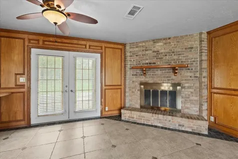 210 Commanche Trail Wallisville TX 77597