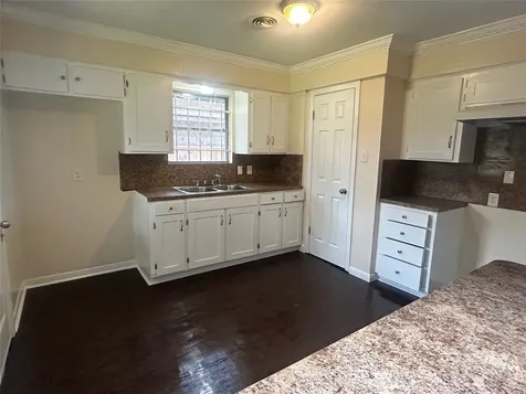 10211 Hinds Street Houston TX 77034