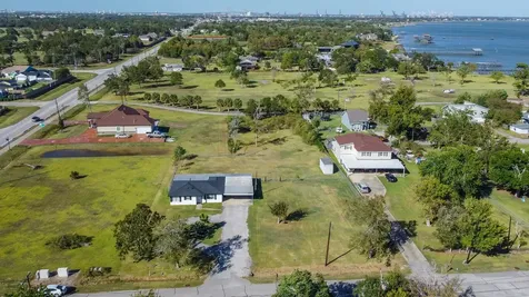 306 Oakhurst Street La Porte TX 77571