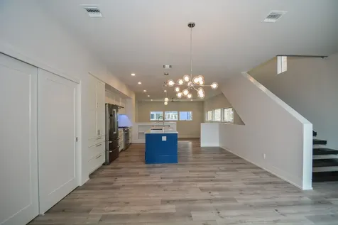 1905 Oakdale Street Houston TX 77004