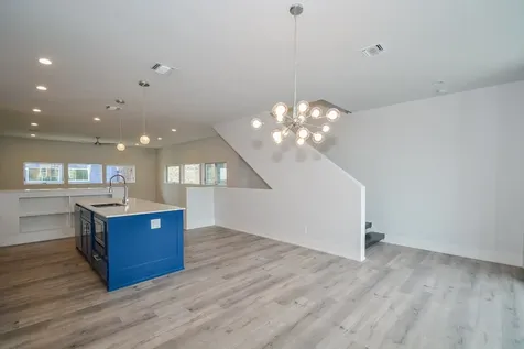 1905 Oakdale Street Houston TX 77004