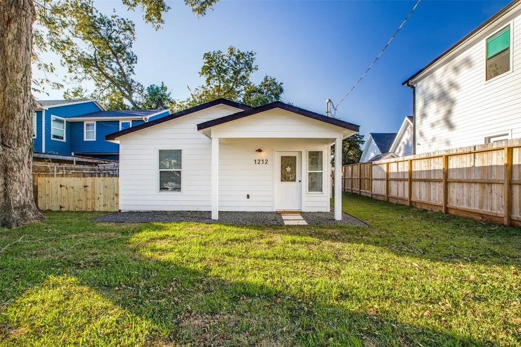 1212 Hamblen Street Houston TX 77009