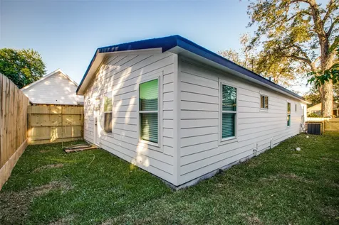 1212 Hamblen Street Houston TX 77009