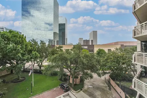 15 Greenway Plaza 5c Houston TX 77046