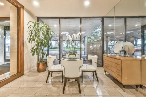 15 Greenway Plaza 5c Houston TX 77046