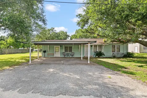 506 Pear Street Edna TX 77957