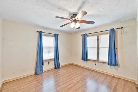 506 Pear Street Edna TX 77957