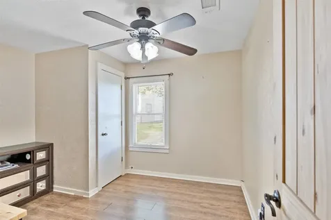 506 Pear Street Edna TX 77957