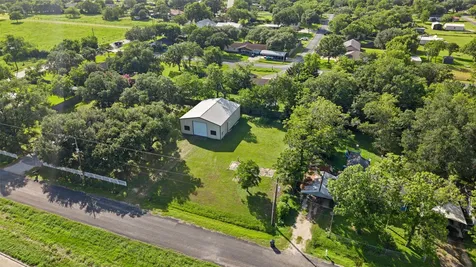 506 Pear Street Edna TX 77957