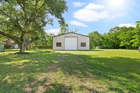 506 Pear Street Edna TX 77957