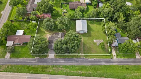 506 Pear Street Edna TX 77957