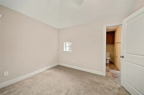 5146 Oasis Park Houston TX 77021