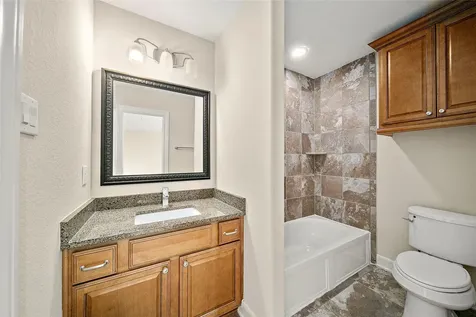 5146 Oasis Park Houston TX 77021