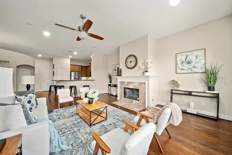 5146 Oasis Park Houston TX 77021