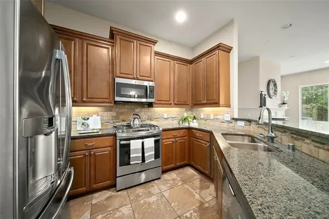 5146 Oasis Park Houston TX 77021