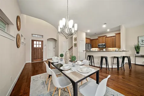 5146 Oasis Park Houston TX 77021