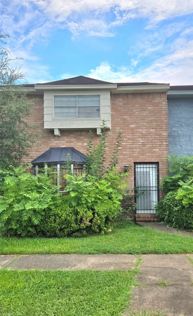 7063 Chasewood Drive Houston TX 77489