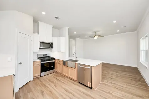 10310 Cabo Del Sol Lane Cleveland TX 77327