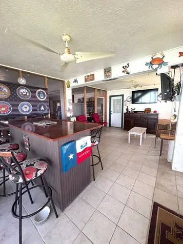 1255 Sailfish Street Bayou Vista TX 77563