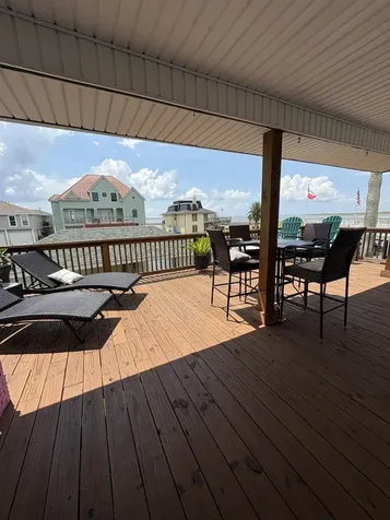 1255 Sailfish Street Bayou Vista TX 77563