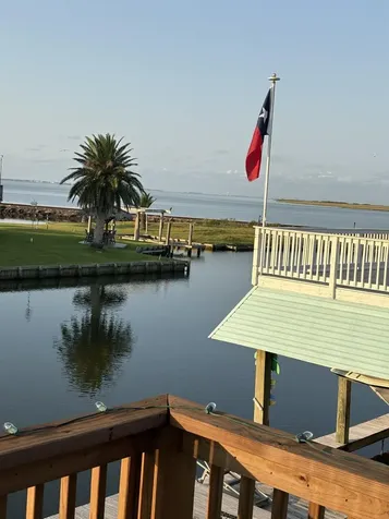 1255 Sailfish Street Bayou Vista TX 77563