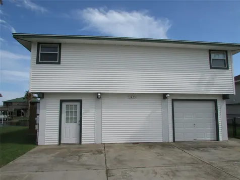 1255 Sailfish Street Bayou Vista TX 77563