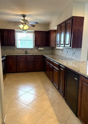 1255 Sailfish Street Bayou Vista TX 77563