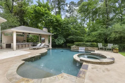 82 E Bracebridge Circle The Woodlands TX 77382