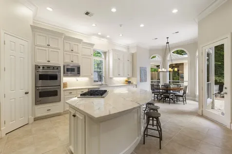 82 E Bracebridge Circle The Woodlands TX 77382