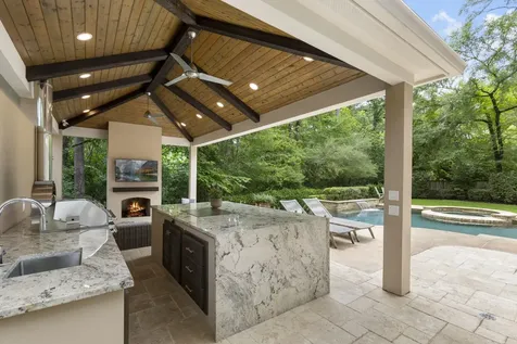 82 E Bracebridge Circle The Woodlands TX 77382
