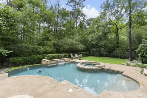 82 E Bracebridge Circle The Woodlands TX 77382