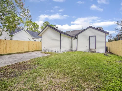 5108 Clay Street Houston TX 77023